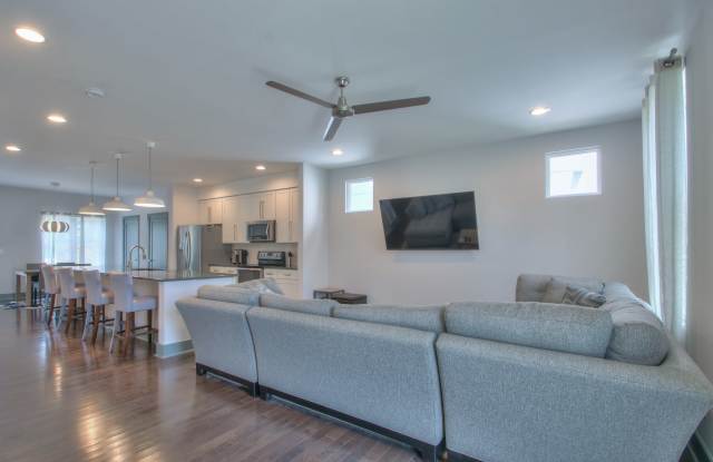 1617 Straightway Avenue photos photos