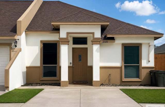 2000 Westminster Cir Gallery 1