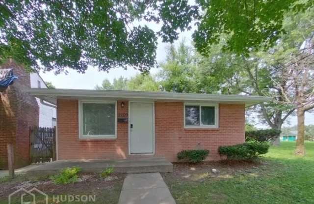 2209 Halford St photos photos