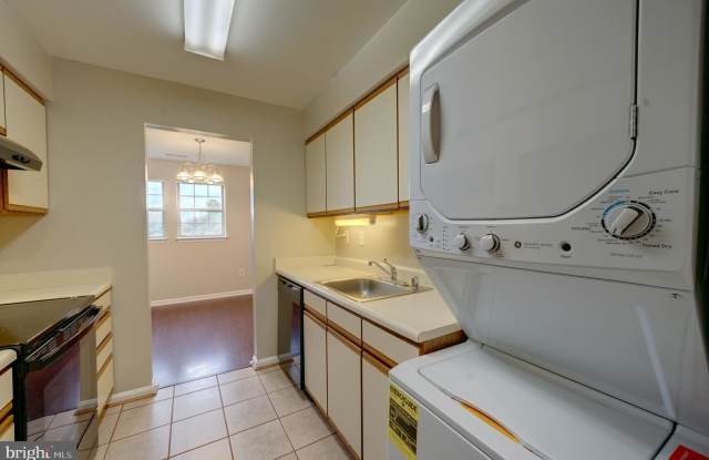 8343 MONTGOMERY RUN ROAD Gallery 4