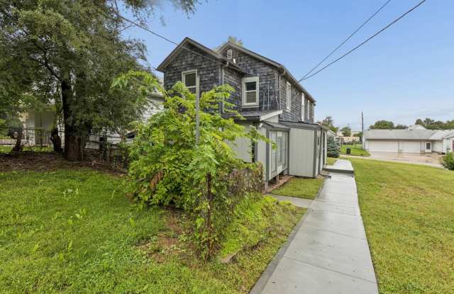 Spacious 3-Bedroom, 2-Bath Home Near Downtown Omaha! Gallery 4