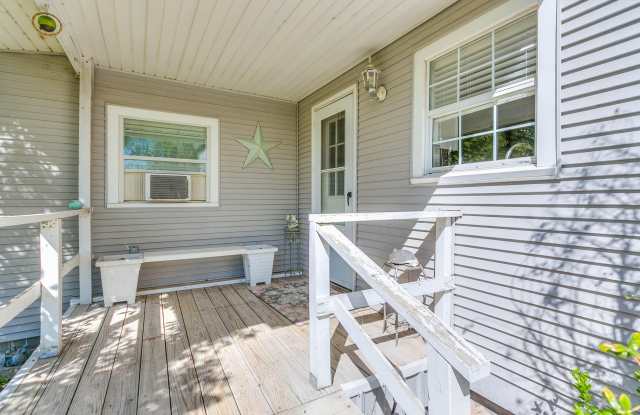 2330 Fisherman's Road Gallery 3