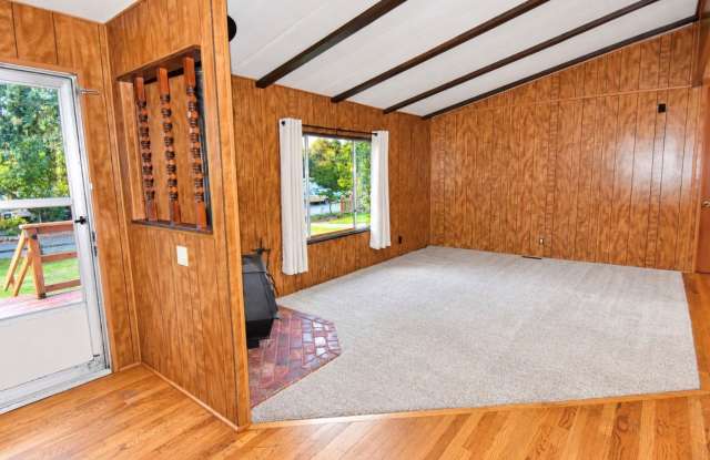2Bd/2Ba Woodinville Home Gallery 3