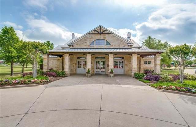 819 Lake Grove Drive Gallery 3