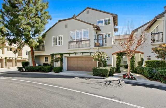 Gated townhome in Newport Ridge Summit! - 4 Anjou, Newport Beach, CA 92657