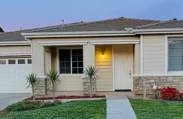 974 Pinewood Avenue photos photos