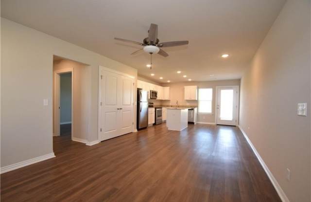 1131 Riverside  DR Gallery 4