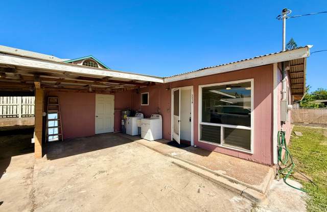 4 Bedroom / 1 Bath House for Rent in Wailuku! photos photos