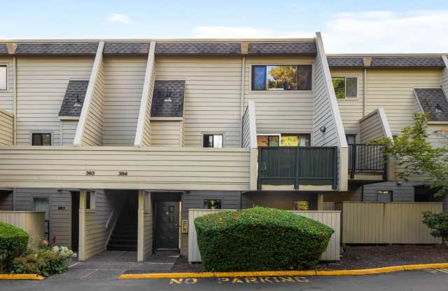 Great 2 bed 2 bath condo rental near downtown Redmond Gallery 3