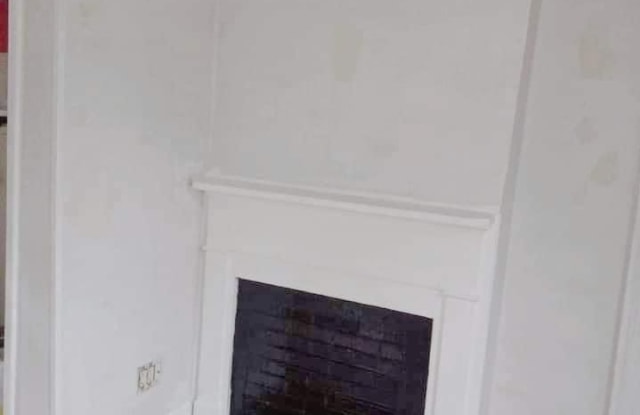 2327 Gardner Street Gallery 3