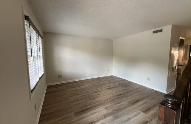 220 14th Avenue Southeast - C Gallery 2