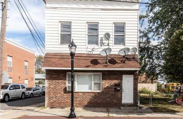 556 Roosevelt Avenue - 556 Roosevelt Avenue, Carteret, NJ 07008