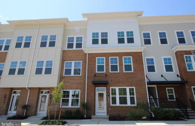 65 GREEN STREET - 65 Green St, North Brunswick, NJ 08902