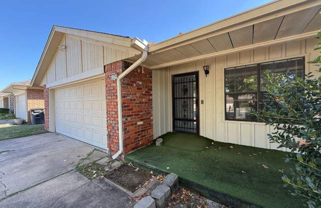 Three bedroom duplex with vinyl flooring. Pets allowed fenced yard. photos photos