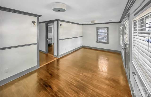 509 E Harris Street Gallery 3