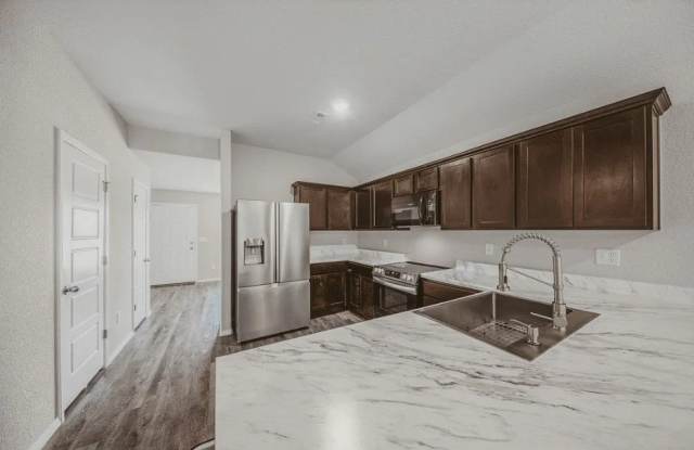 4714 Hoover Loop Gallery 3