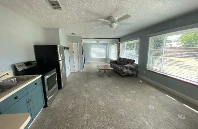 4696 Silvera Ct Gallery 2