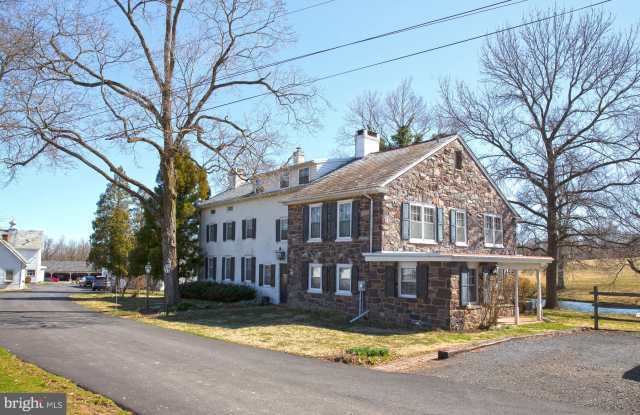 1009 SWAMP ROAD Gallery 2