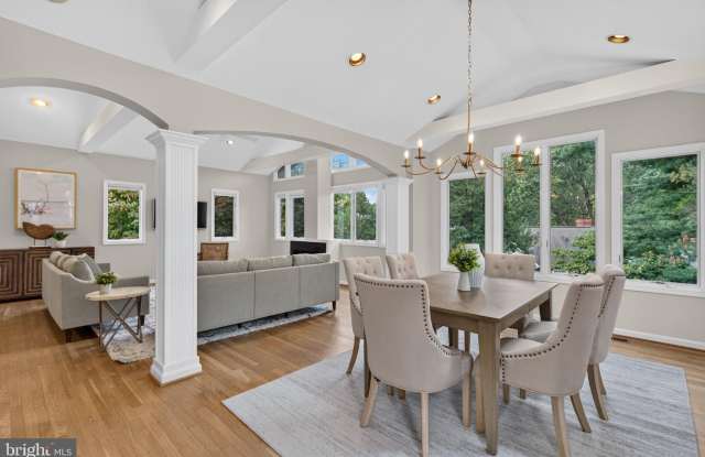 5117 WILLIAMSBURG Boulevard Gallery 1