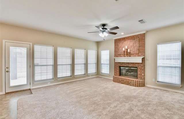 2415 Red Maple Court Gallery 3