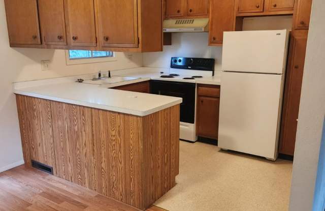 712 12th St. photos photos