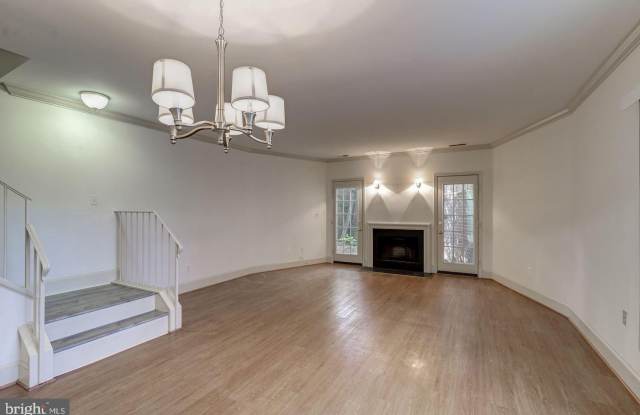 4341 MASSACHUSETTS AVE NW #4341 Gallery 2