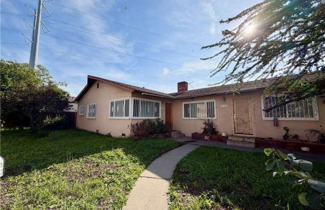 12758 Dalewood photos photos