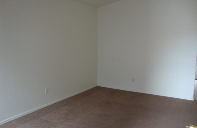 21976 W Gardenia Dr Gallery 3