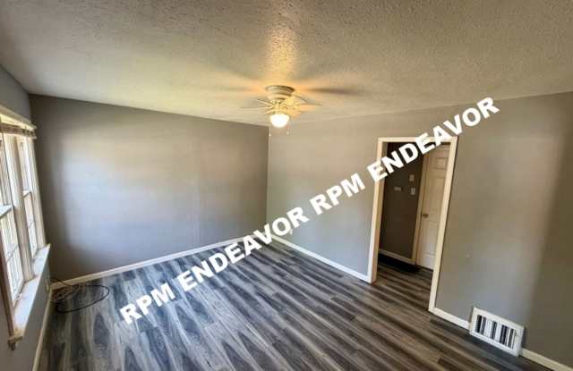 Inviting 3-Bedroom w/ Basement, Garage & Fenced Yard Gallery 4
