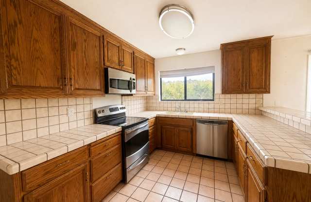 Beautiful Royal Oaks Home Gallery 3