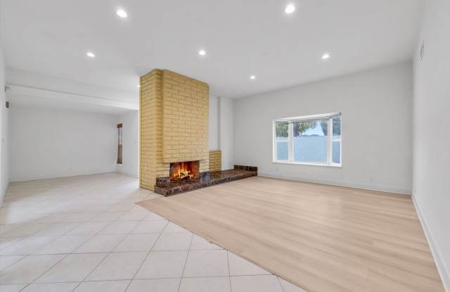 "Rare Single-Story Remodel: Modern 3BR End-Unit in University Park photos photos