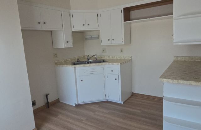 7221 W. Tripoli Ave - East Gallery 4
