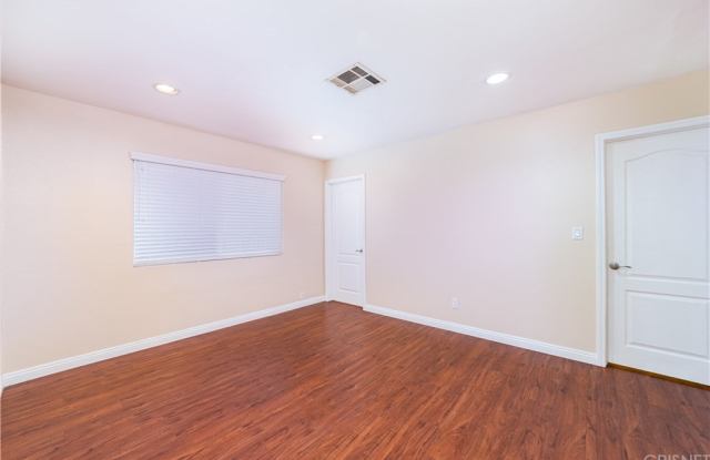 12749 Victory Boulevard Gallery 4