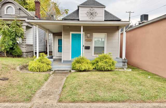 1349 S Preston St - 1 Bedroom Plus Bonus Room House in Shelby Park, Fenced Yard, Off-Street Parking, Pets OKAY! Gallery 1