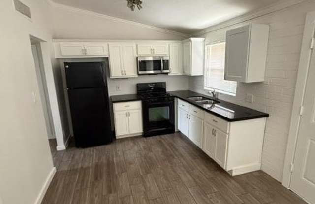 2308 N 28TH Place photos photos