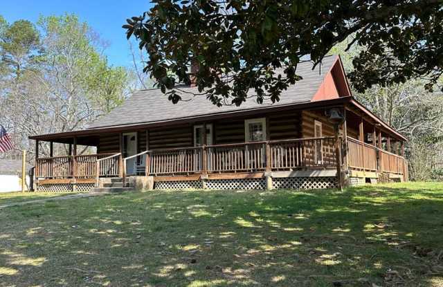 Welcome Home to 107 Gober Sosebee - 2 bed 1 bath with bonus living area! photos photos