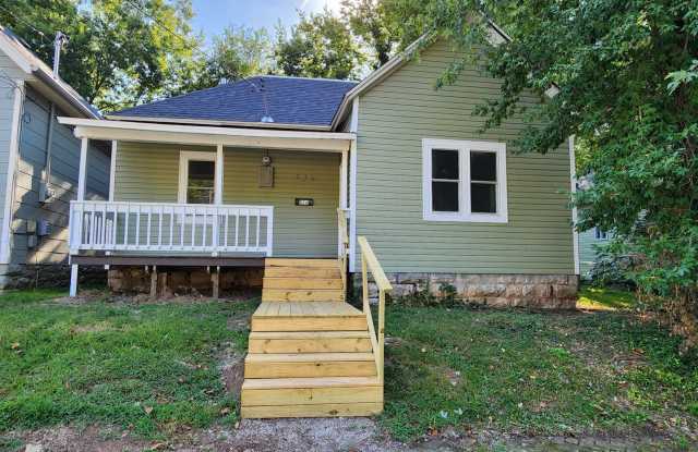 Spacious 2-Bedroom, 1-Bathroom Home AVAILABLE NOW!! Gallery 1