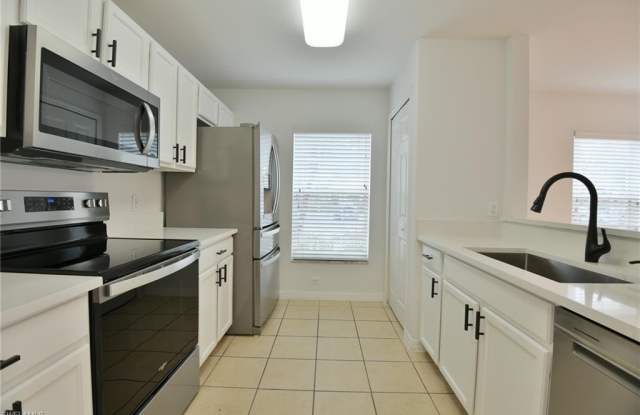 9072 Gervais - 9072 Gervais Circle, Collier County, FL 34120