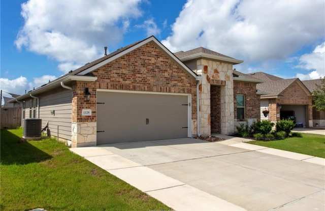 1128 Kennesaw Drive Gallery 2
