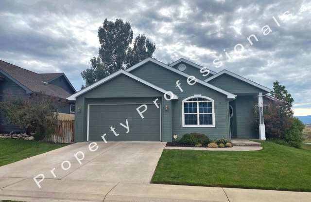 Large home for RENT in Rifle photos photos