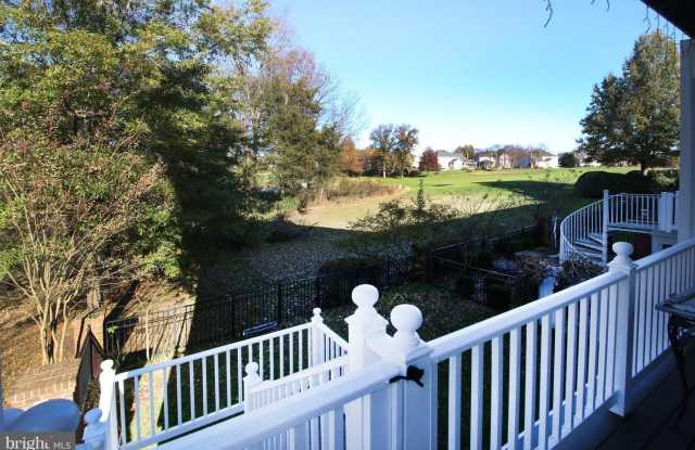 18400 LANIER ISLAND SQ Gallery 3