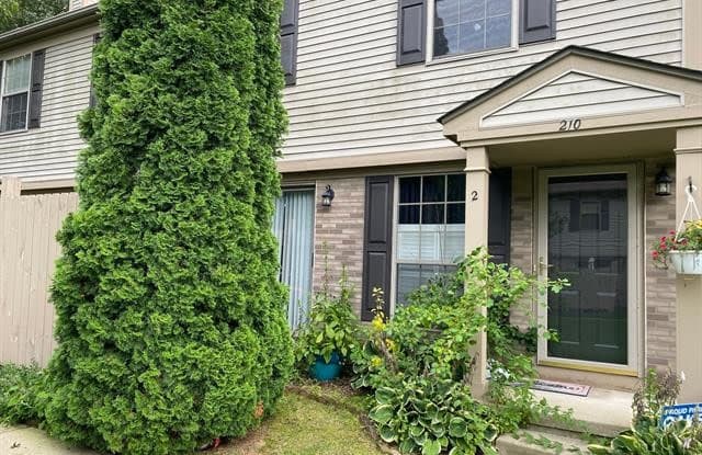 210 Pine Tree Ridge Drive - 210 Pine Tree Ridge, Waterford, MI 48327