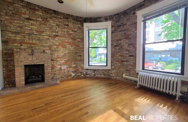 1216 N Dearborn St Gallery 3