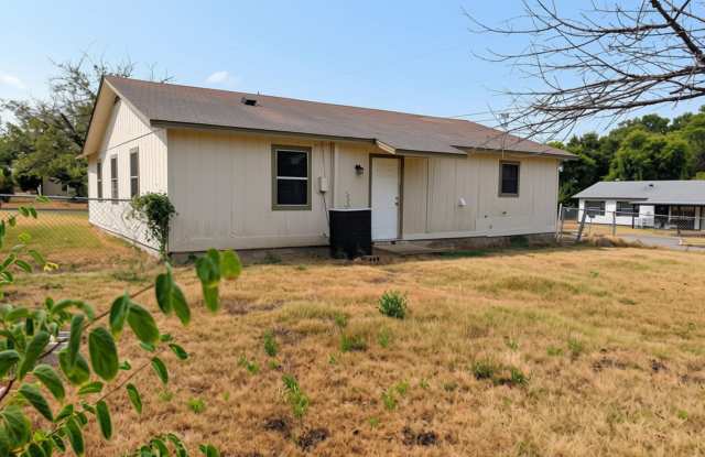 3-Bedroom Home on a Corner Lot Gallery 4
