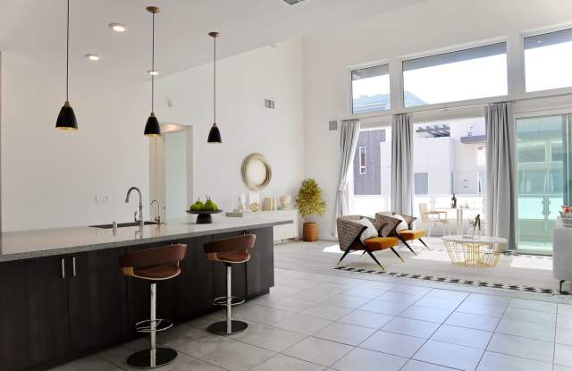 Gorgeous penthouse condo in South Fremont – Resort Like Amenities & Pet Friendly! Gallery 3