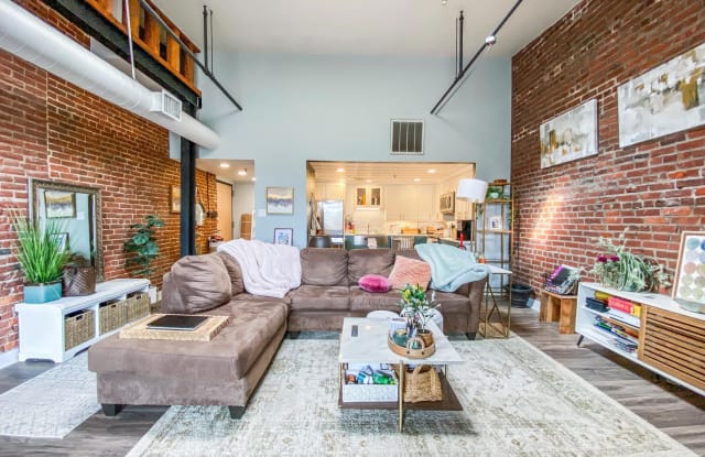 209 N 4TH STREET - 209 N 4th St, Philadelphia, PA 19106