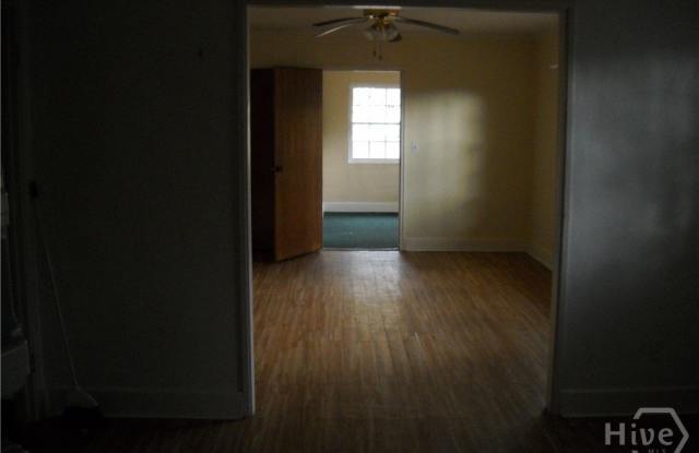 108 Cedar Gallery 4