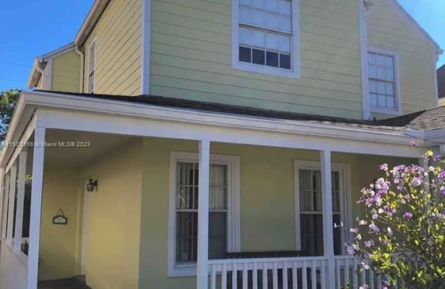 11621 SW 117th Ct - 11621 Southwest 117th Court, Kendall, FL 33186