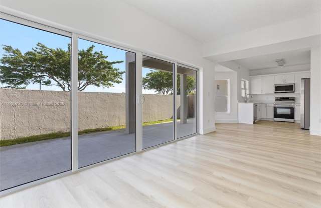 8501 NW 191st Street 8501, Hialeah, FL 33015 Gallery 4