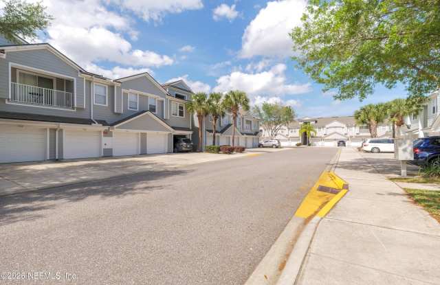 7060 DEER LODGE Circle Gallery 2
